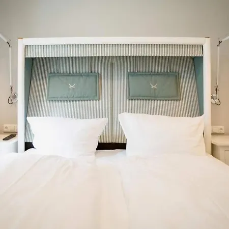 Bellevue App 09 Gartenhaus